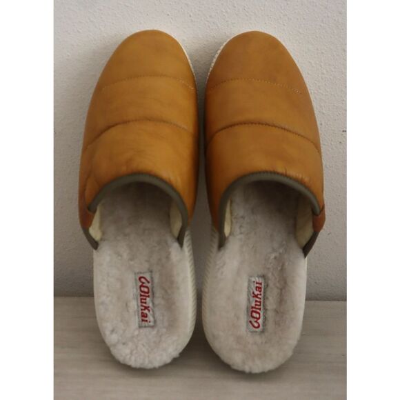 OluKai 10502 Men’s Sz 12 Gold Mua 'Ili Leather/Shearling Lined Slippers - Picture 2 of 13
